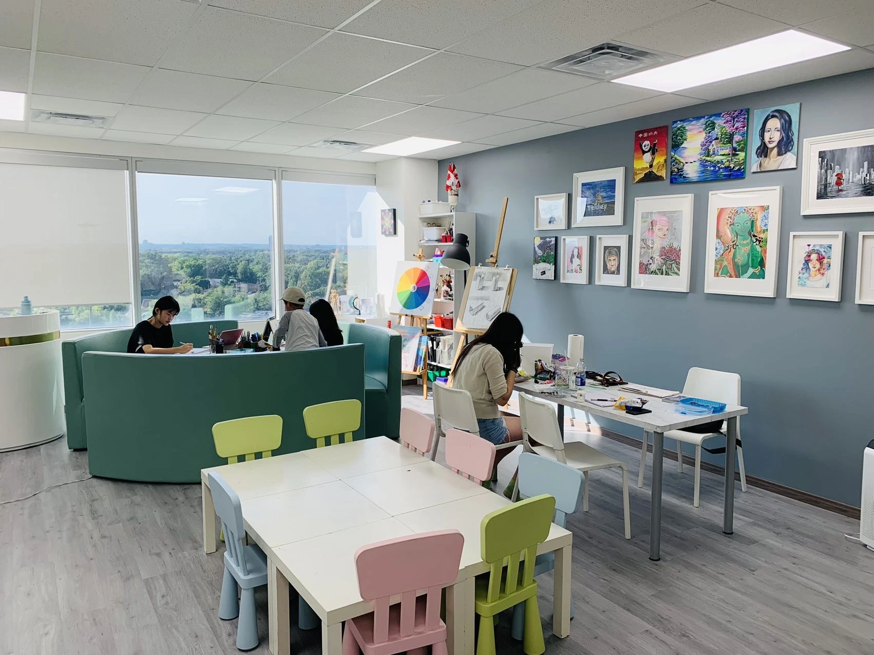 Bright XinYi Class art studio classroom